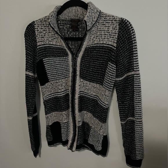 Vintage metallic zip up sweater 🤍 - Picture 1 of 3